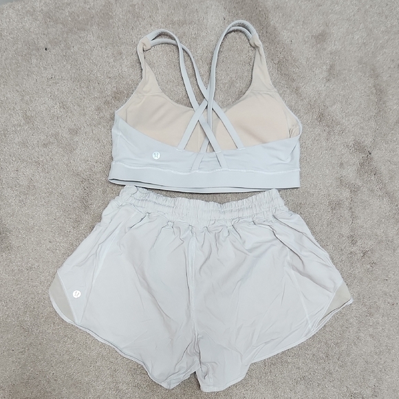 Lululemon Energy Bra And Hottie Hot Low Rise Lined Shorts 2.5" Combo Both Size 8 - Picture 2 of 2
